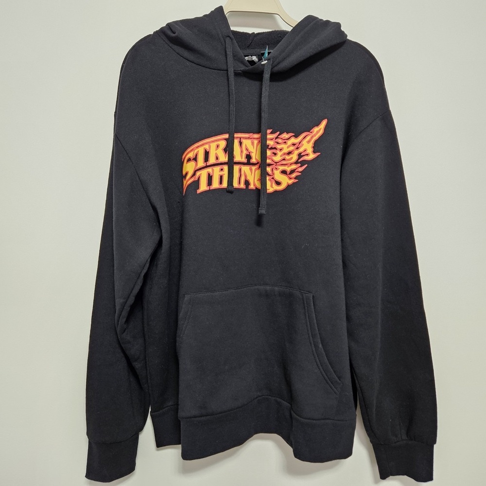 Stranger Things NWT Mens Hoodie Flame Logo Hellfire Club Demon Netflix Black L